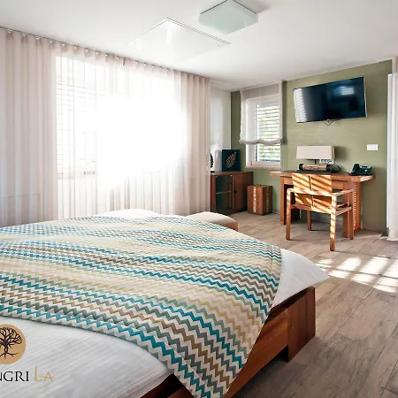 Shangri La (adults Only) Couette-café