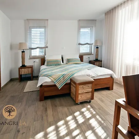 Shangri La (adults Only) Nocleg ze śniadaniem 4*