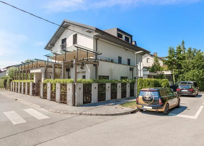 فندق مبيت وإفطار Shangri La (adults Only)